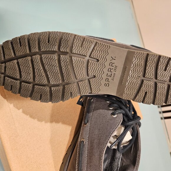 Sperry Leeward Lug Chukka Grey US9M NIB